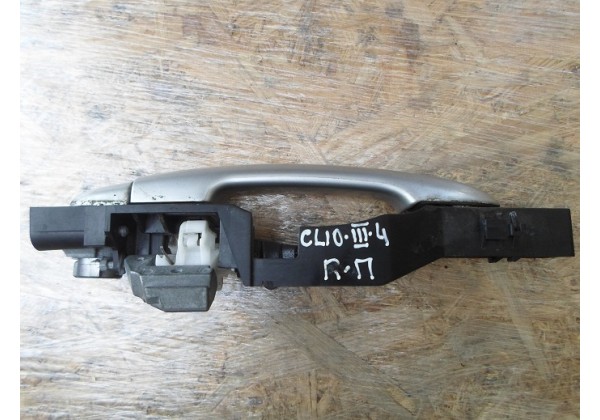 Ручка зовнішня права передня Renault Clio III, 8200226526
